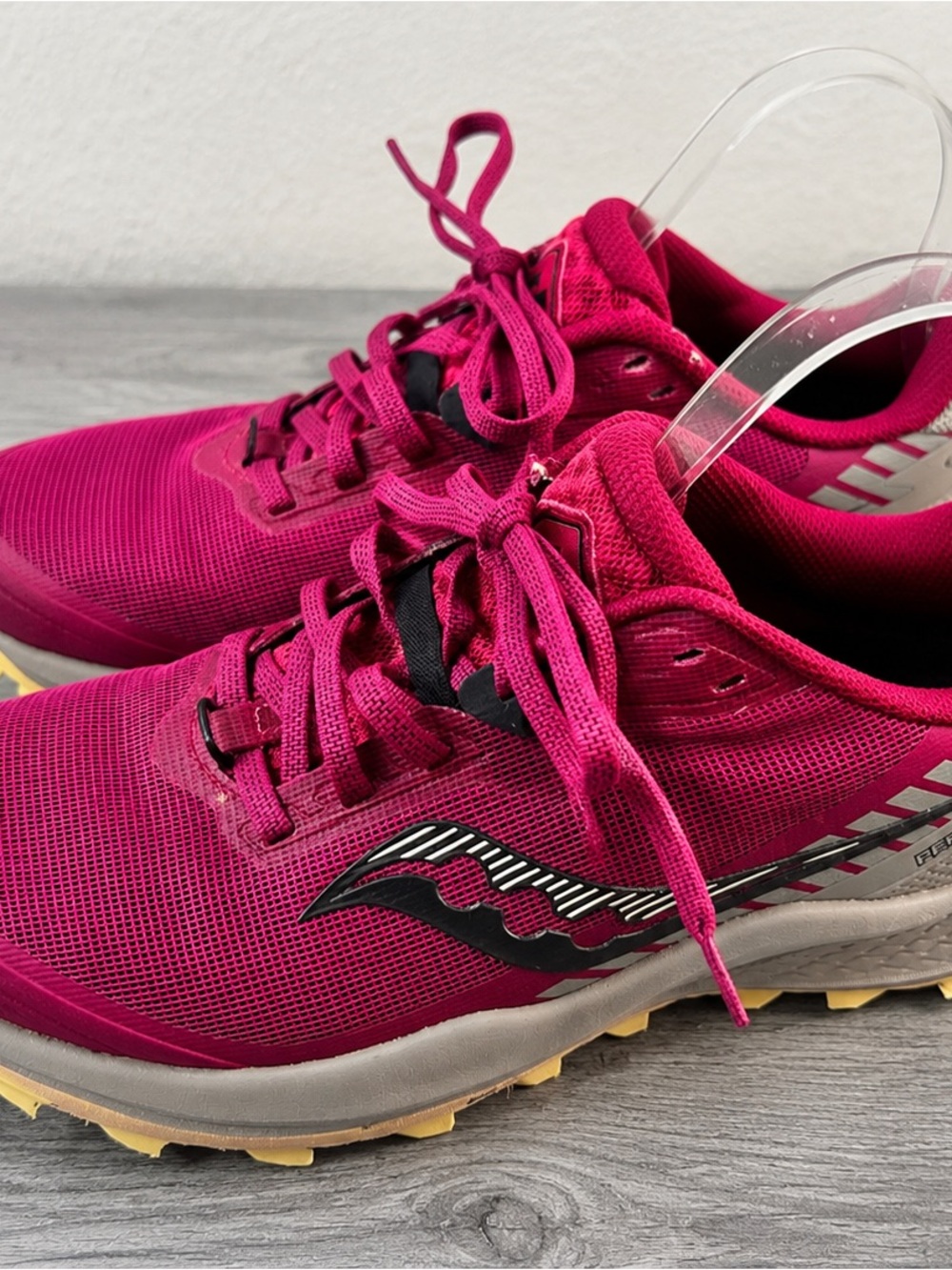 Saucony Peregrine 11 Women's Size 8.5 Magenta Running Shoes